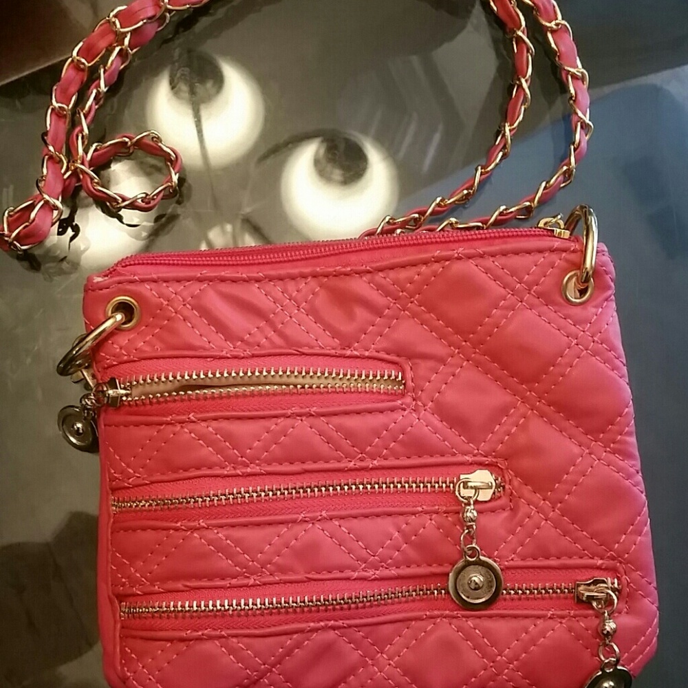 2 Chic Clutch